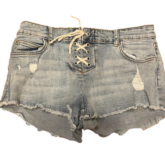 Billabong Pants - 🌿Billabong light denim shorts tie front jean shorts, size 26🌿